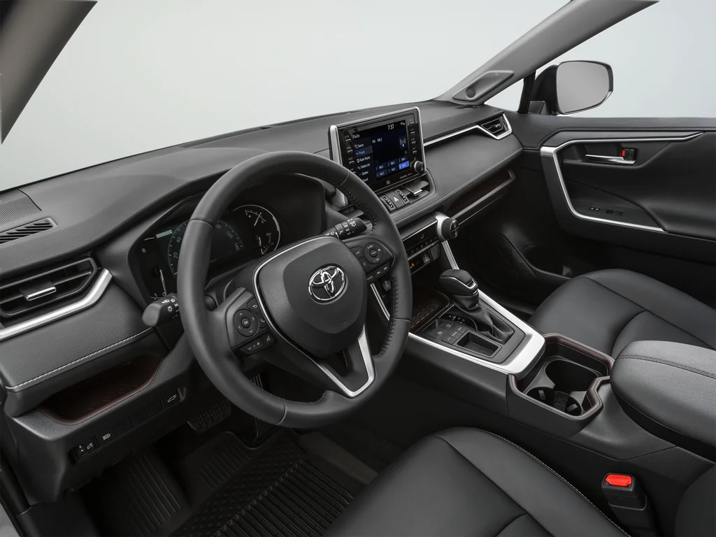 Used 2020 Silver Toyota XLE image 43