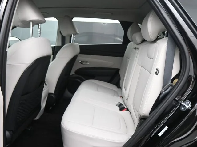 Used 2025 Gray Hyundai SEL Convenience image 16