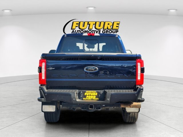 Used 2025  Ford Lariat image 5