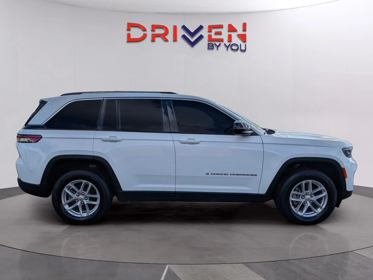 Used 2023 Bright White Clearcoat Jeep Laredo image 6