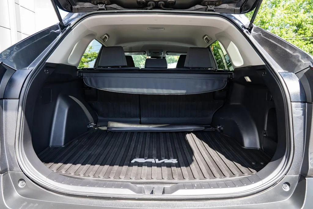 Used 2022 Gray Toyota XLE image 8