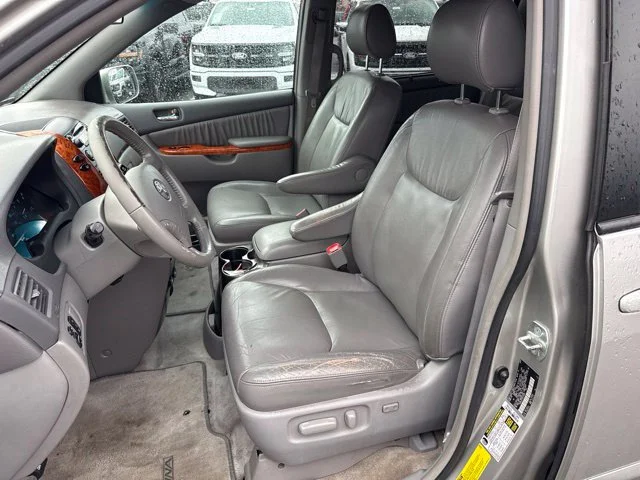 Used 2008 Silver Shadow Pearl Toyota XLE image 11