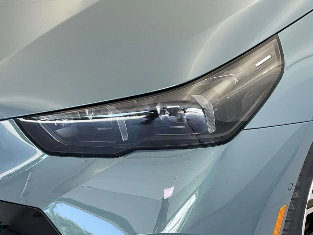 2026 BMW 5 Series 550e - Photo 9