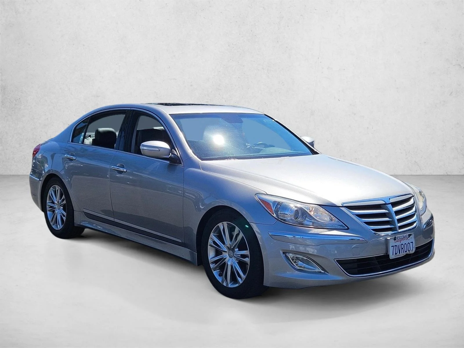 Used 2013 Titanium Gray Metallic Hyundai 3.8L image 3