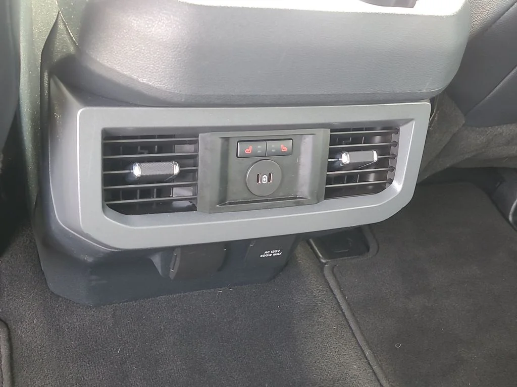 Used 2023 White Ford Lariat image 18