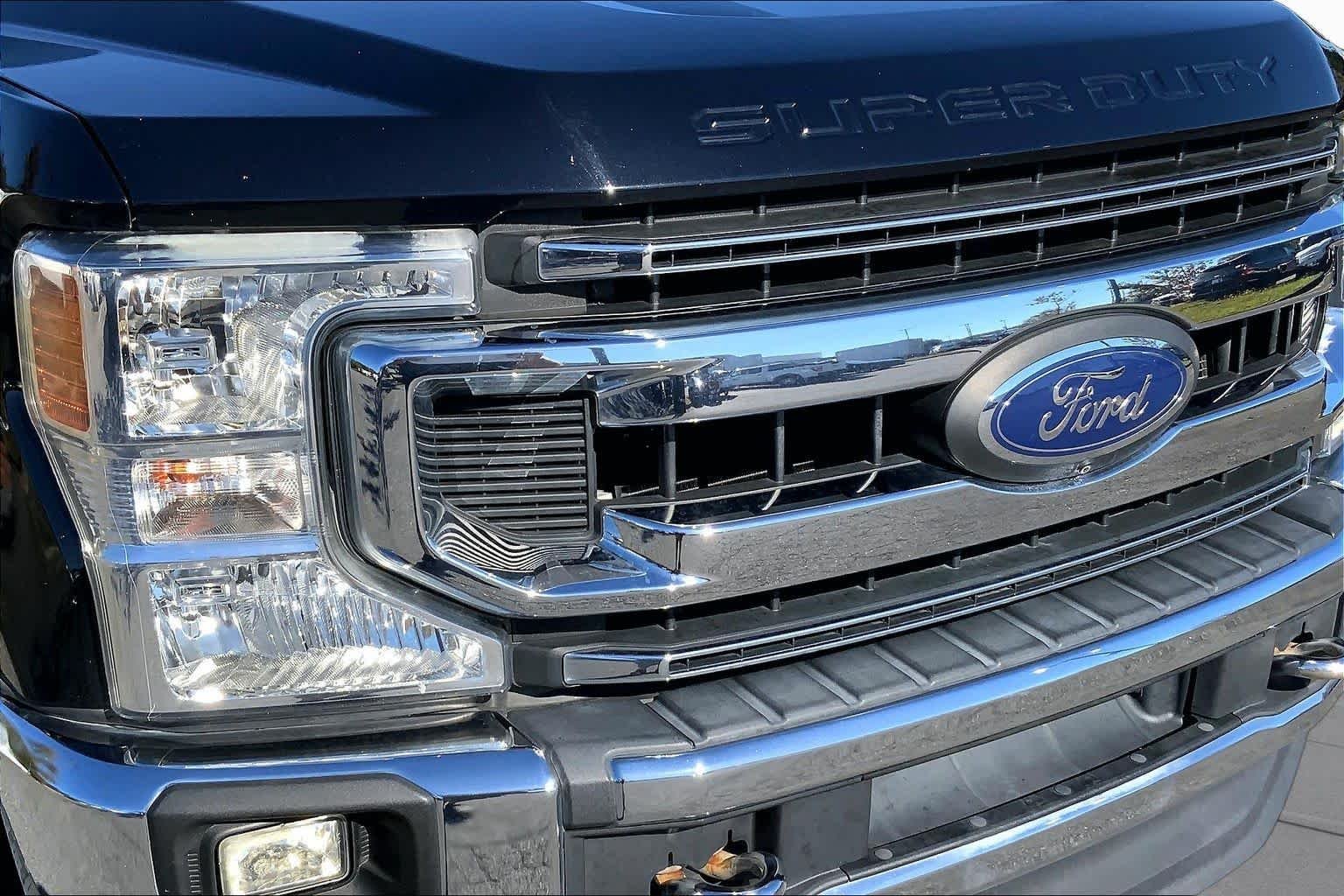 Used 2020 Agate Black Metallic Ford XLT image 29