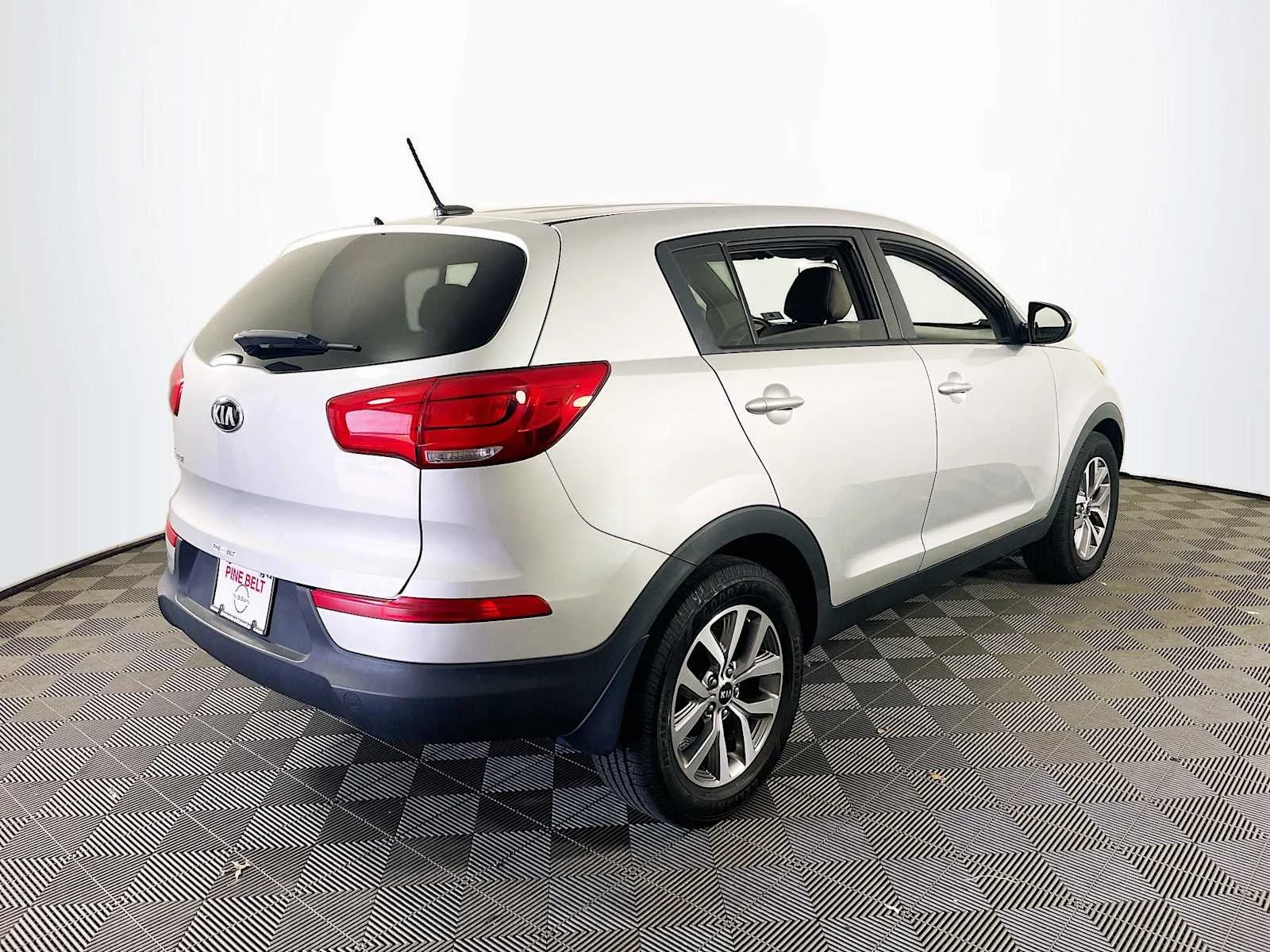 Used 2016 Bright Silver Kia LX image 4