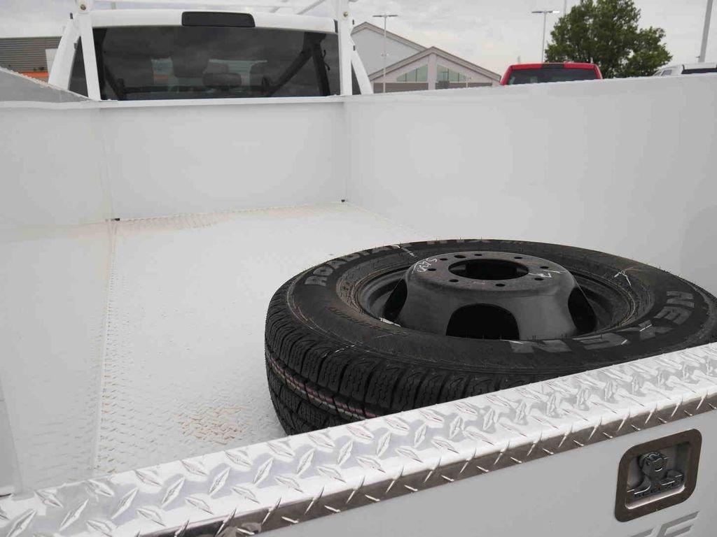 New 2026 Bright White Clear-Coat Exterior Paint RAM TRADESMAN image 14