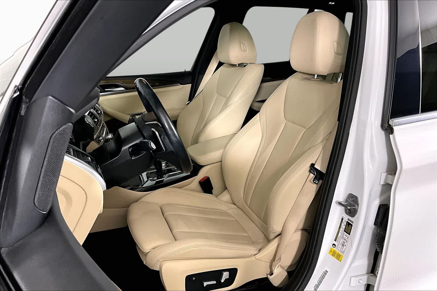 Used 2019 Alpine White BMW sDrive30i image 8
