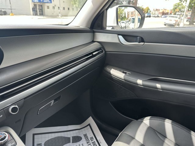 Used 2025 Hyper White Hyundai SEL Premium image 26