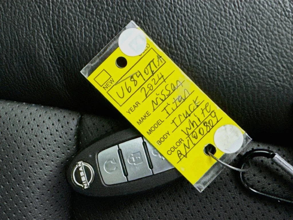 Used 2024 White Nissan PRO-4X image 36