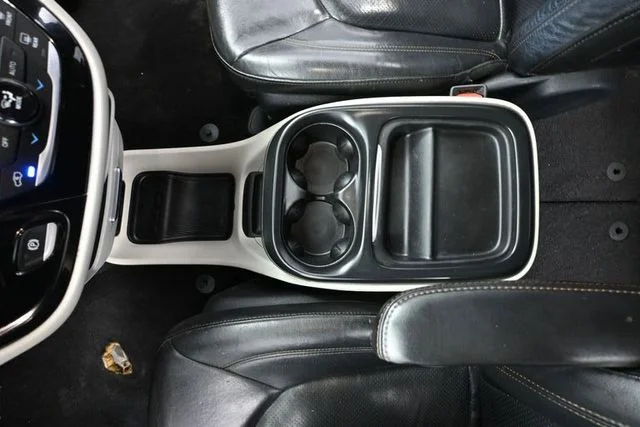 Used 2020 Gray Chrysler Touring L image 25