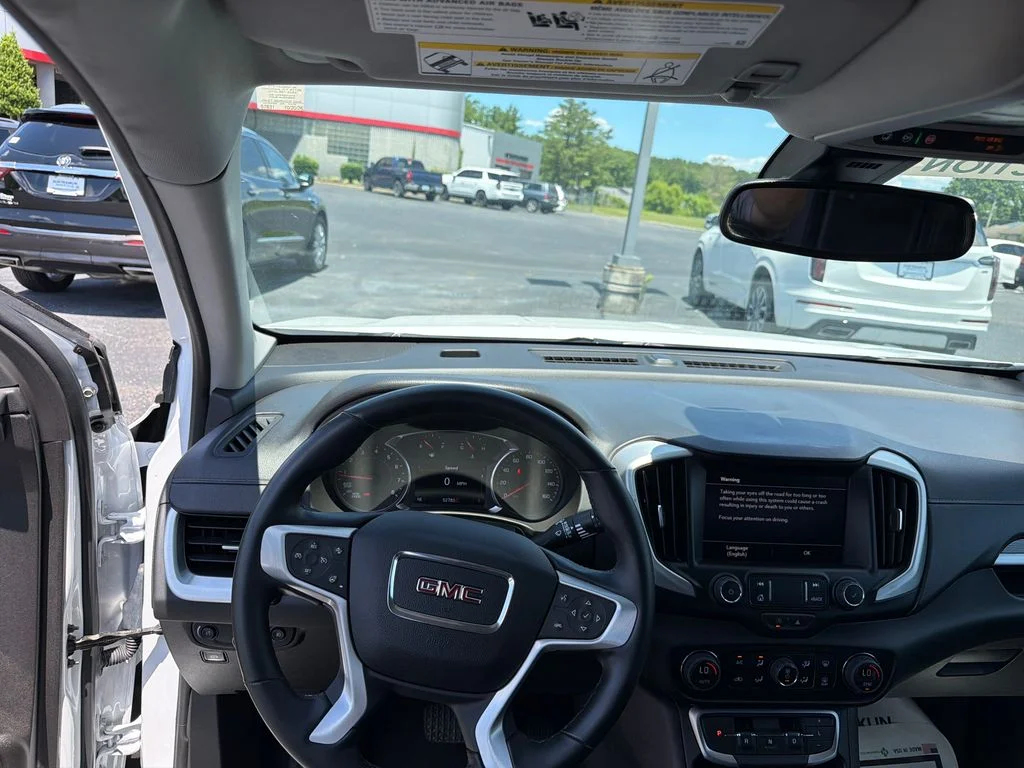 Used 2024 White GMC SLT image 15