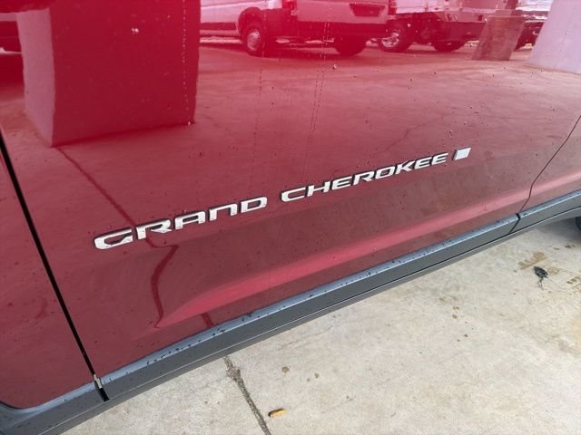 Used 2023 Red Jeep Limited image 12