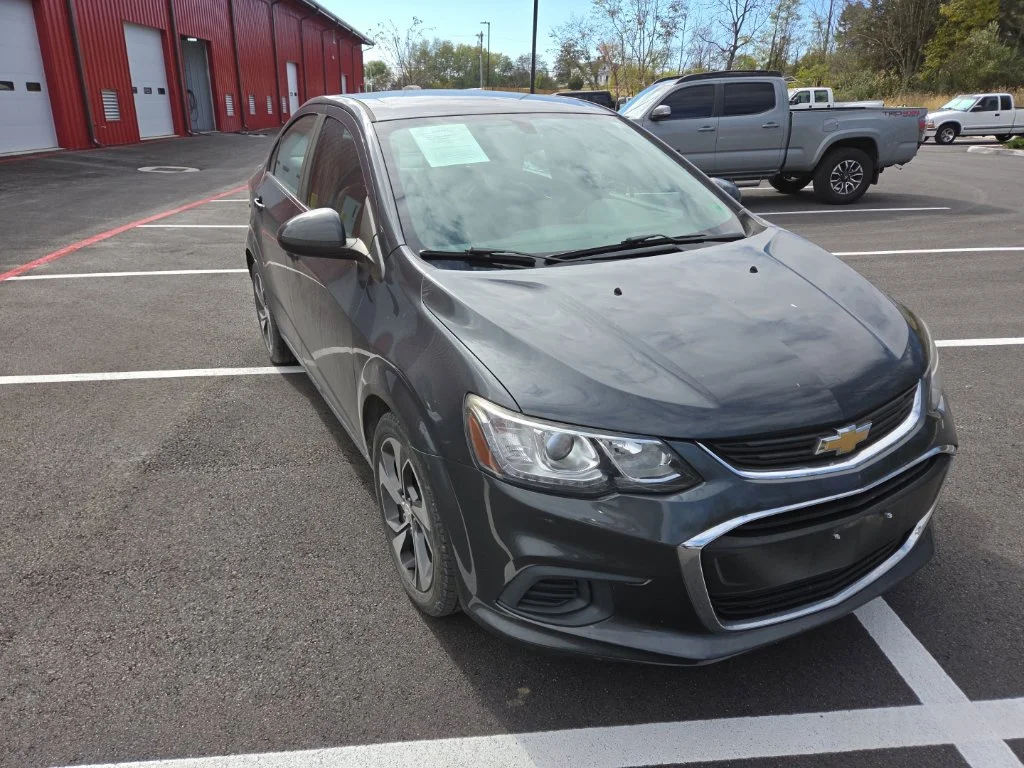 Used 2019 Gray Chevrolet Premier image 1