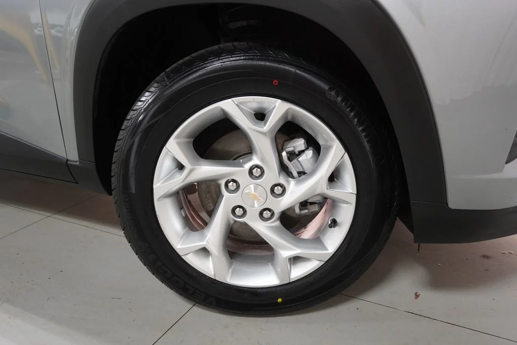 Used 2025 Sterling Gray Metallic Chevrolet LS image 20