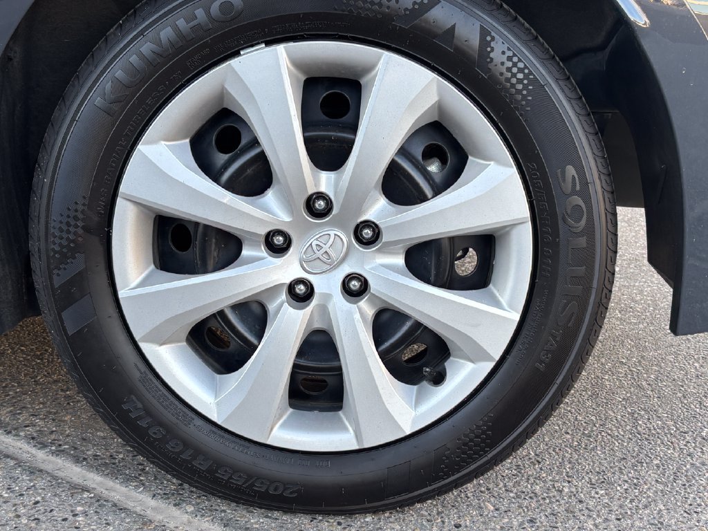 Used 2025 Underground Toyota LE image 30
