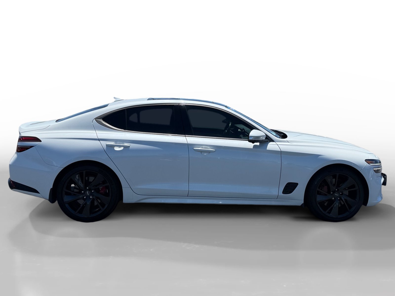 Used 2022 White Genesis 3.3T image 6