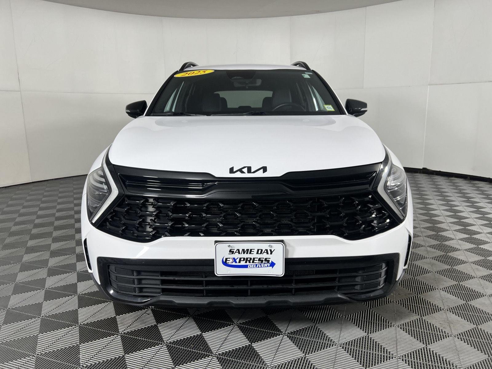 Used 2025 Glacial White Pearl Kia X-Line image 3
