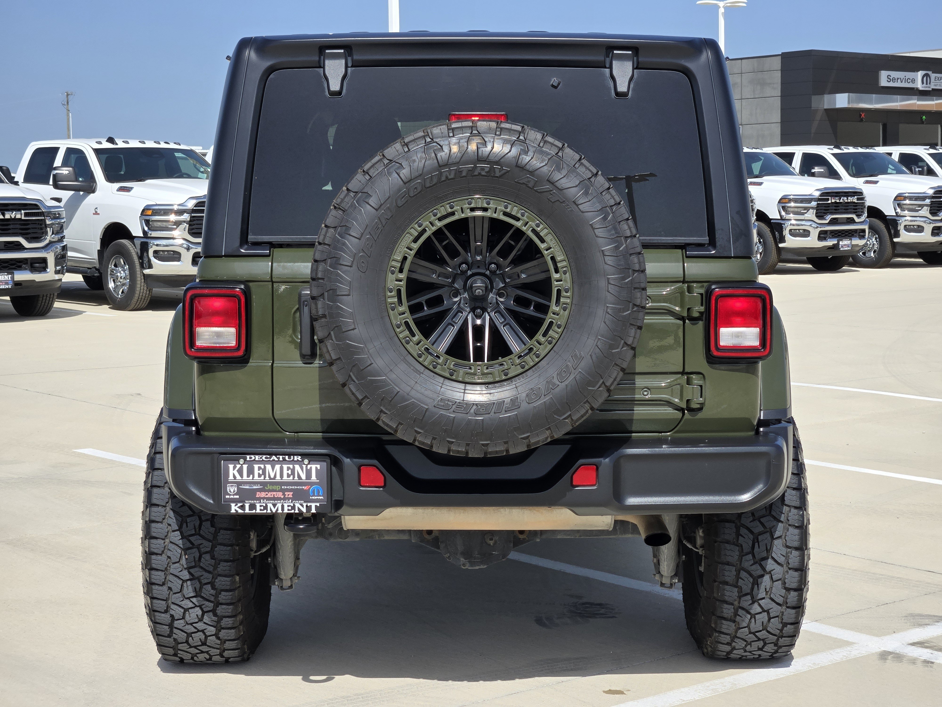 Used 2023 Sarge Green Clearcoat Jeep Sahara image 7