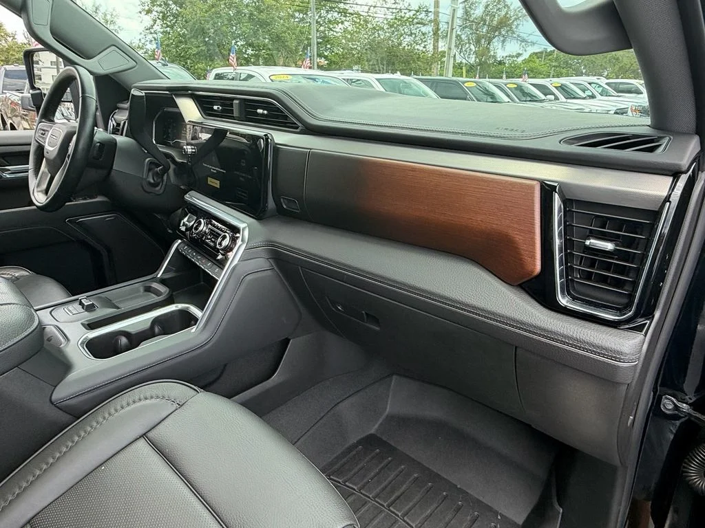 Used 2024 Onyx Black GMC Denali image 19