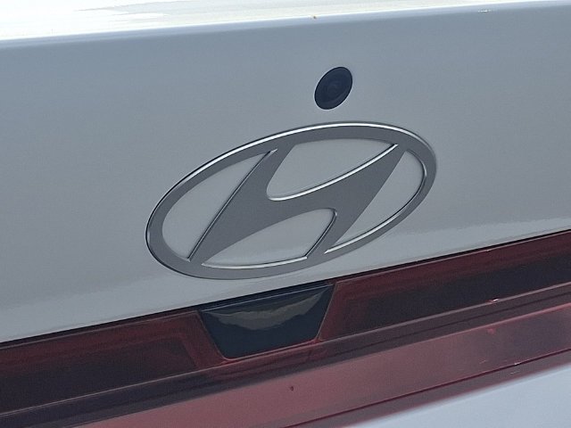 New 2026 White Hyundai SE image 20
