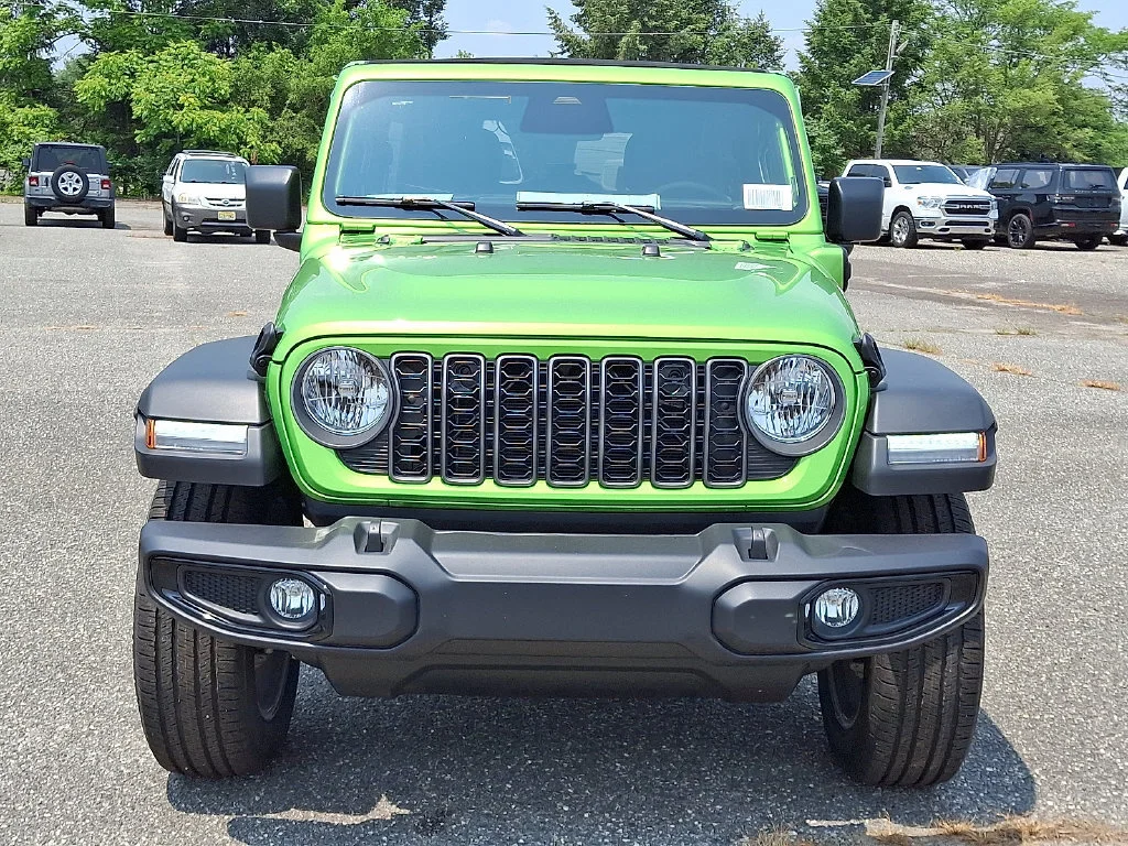 New 2025 Mojito Clear-Coat Exterior Paint Jeep Sport S image 2