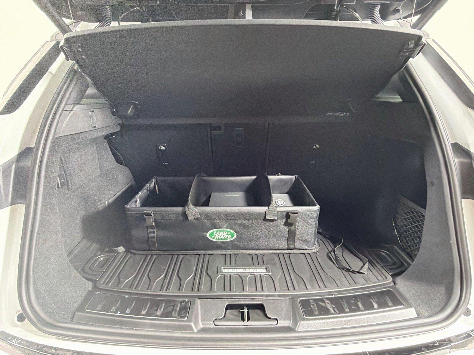 New 2026 Fuji White Land Rover Hoxton Edition image 25