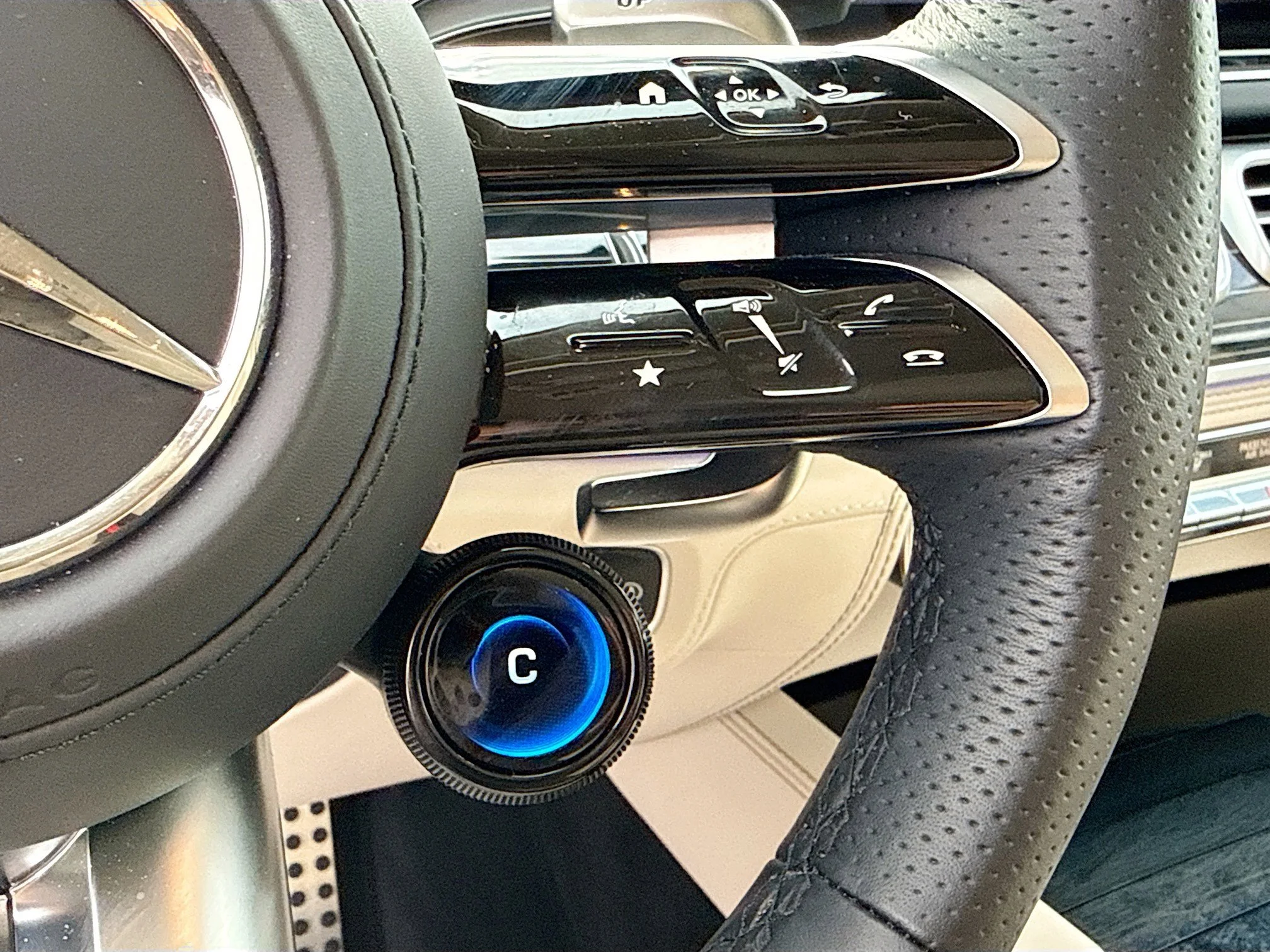 Used 2026 Selenite Grey Mercedes-Benz AMG® GLE 53 image 38
