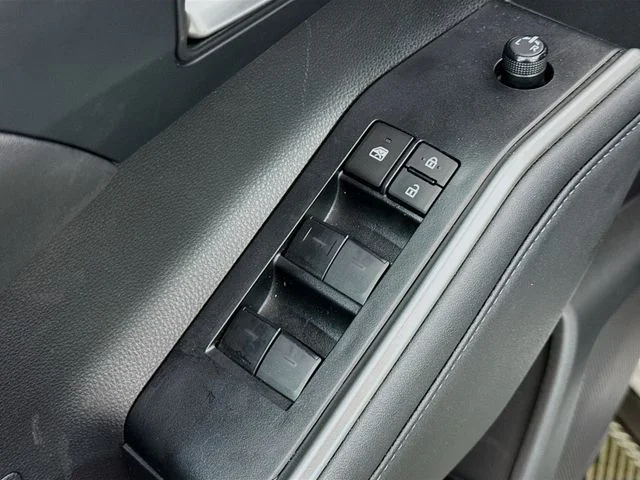 2023 Toyota Highlander XLE - Photo 18