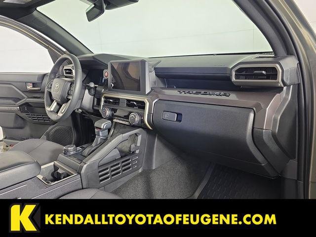 Certified Used 2025 OXIDE BRONZE ME. Toyota  image 19