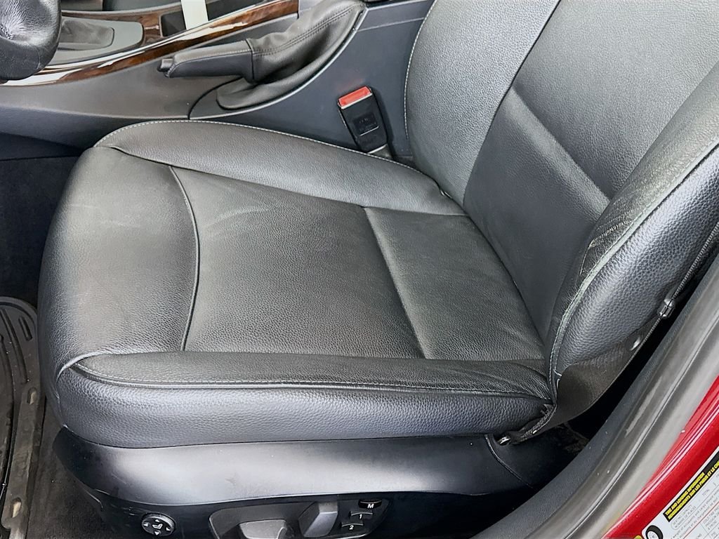 Used 2011 Red BMW 328i xDrive image 17