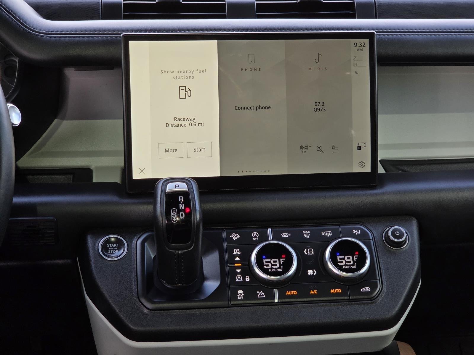 Used 2022 Carpathian Grey Premium Metallic Land Rover X-Dynamic image 17