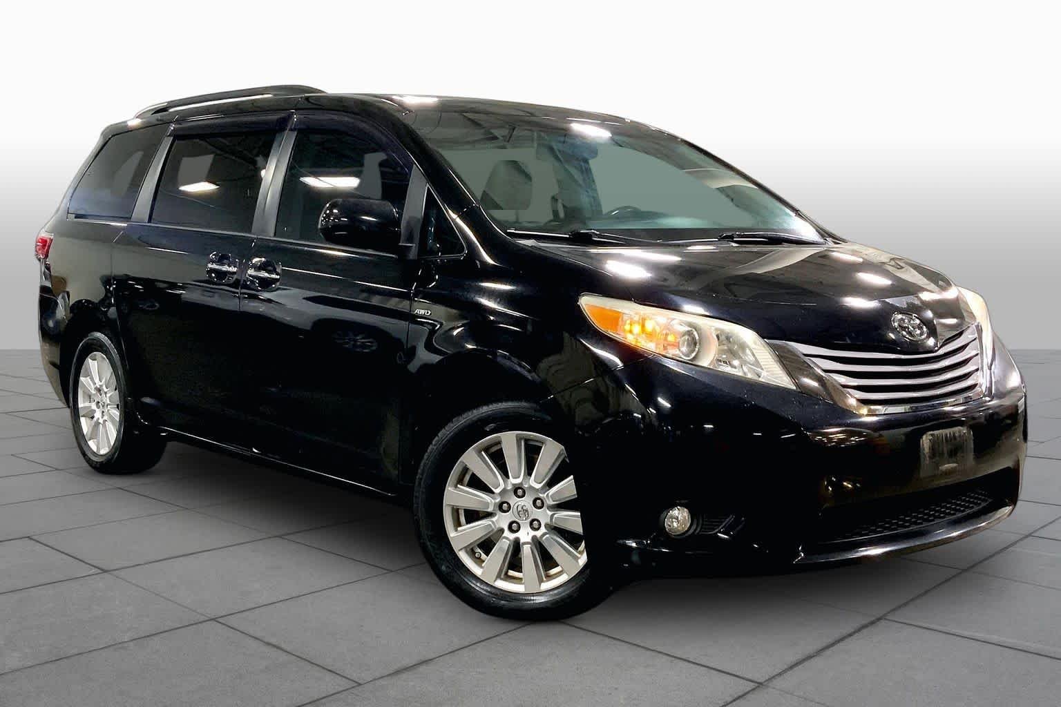 Used 2017 Midnight Black Metallic Toyota XLE image 3