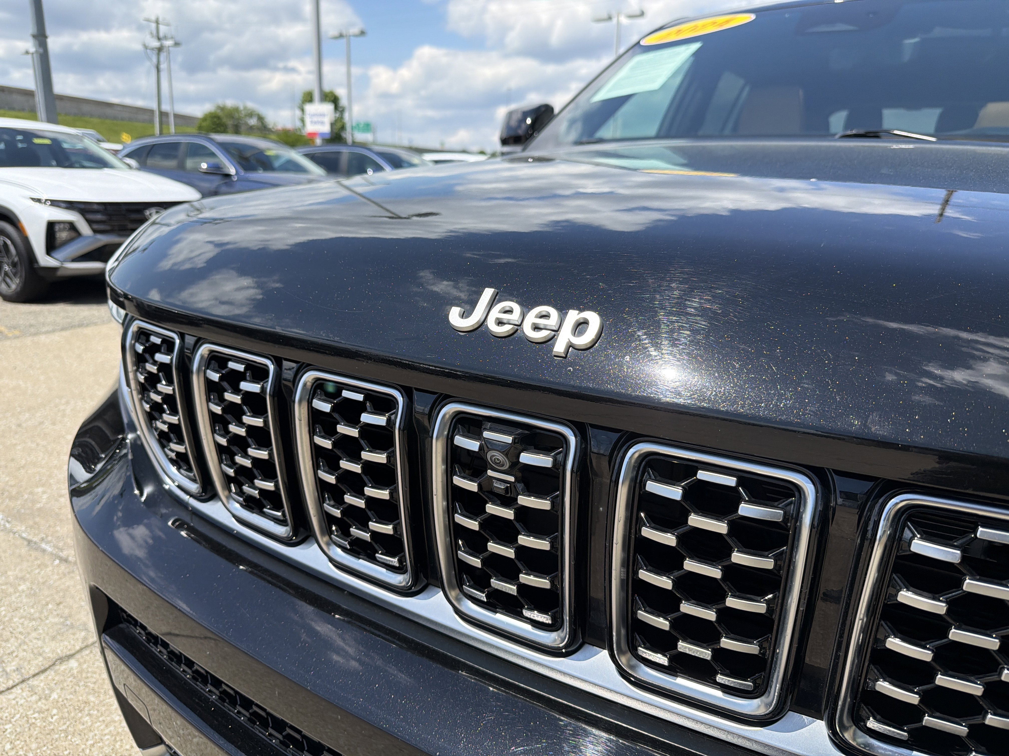 Used 2024 Diamond Black Crystal Pearlcoat Jeep Summit Reserve image 28