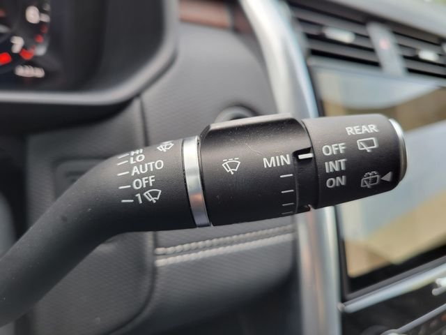 Used 2025 Bronze Land Rover Dynamic SE image 34