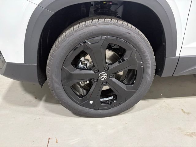 New 2026 White Volkswagen 1.5T SE Black image 8