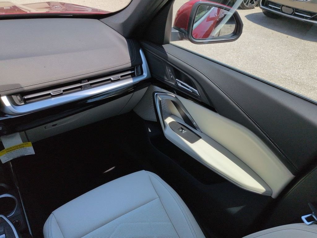 New 2026 Vegas Red Metallic BMW xDrive28i image 17
