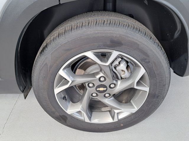 Used 2025 Gray Chevrolet LT image 29