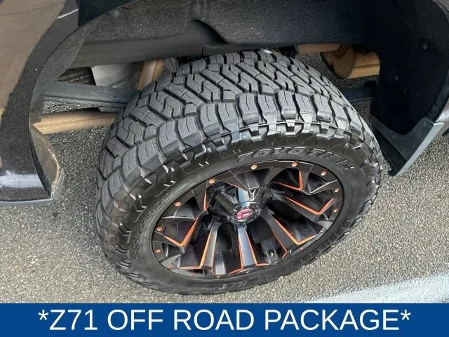 Used 2022 MOSAIC BLACK METALLIC Chevrolet RST image 6