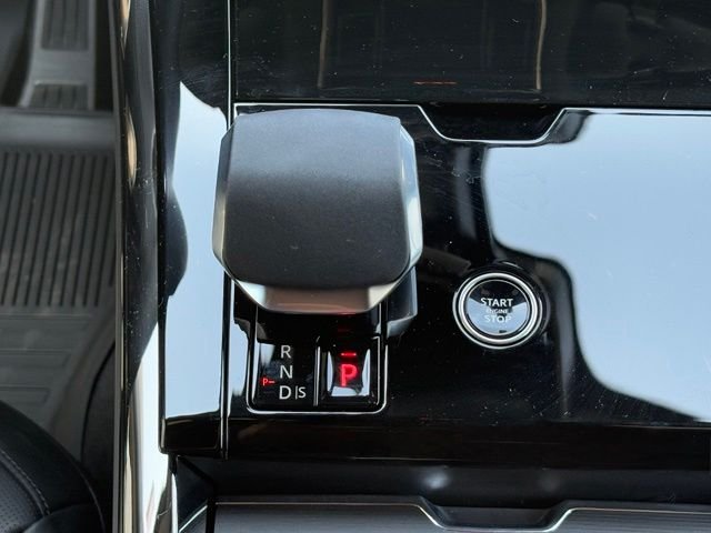 New 2026 Fuji White Land Rover Dynamic SE image 28