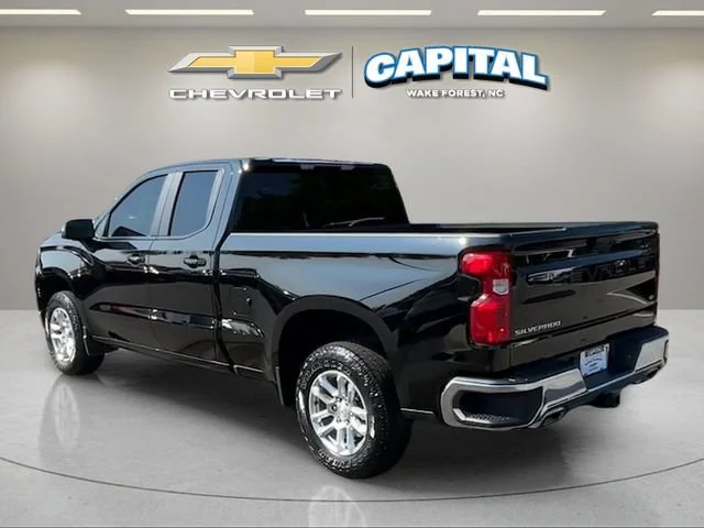 Used 2025 Black Chevrolet LT image 3