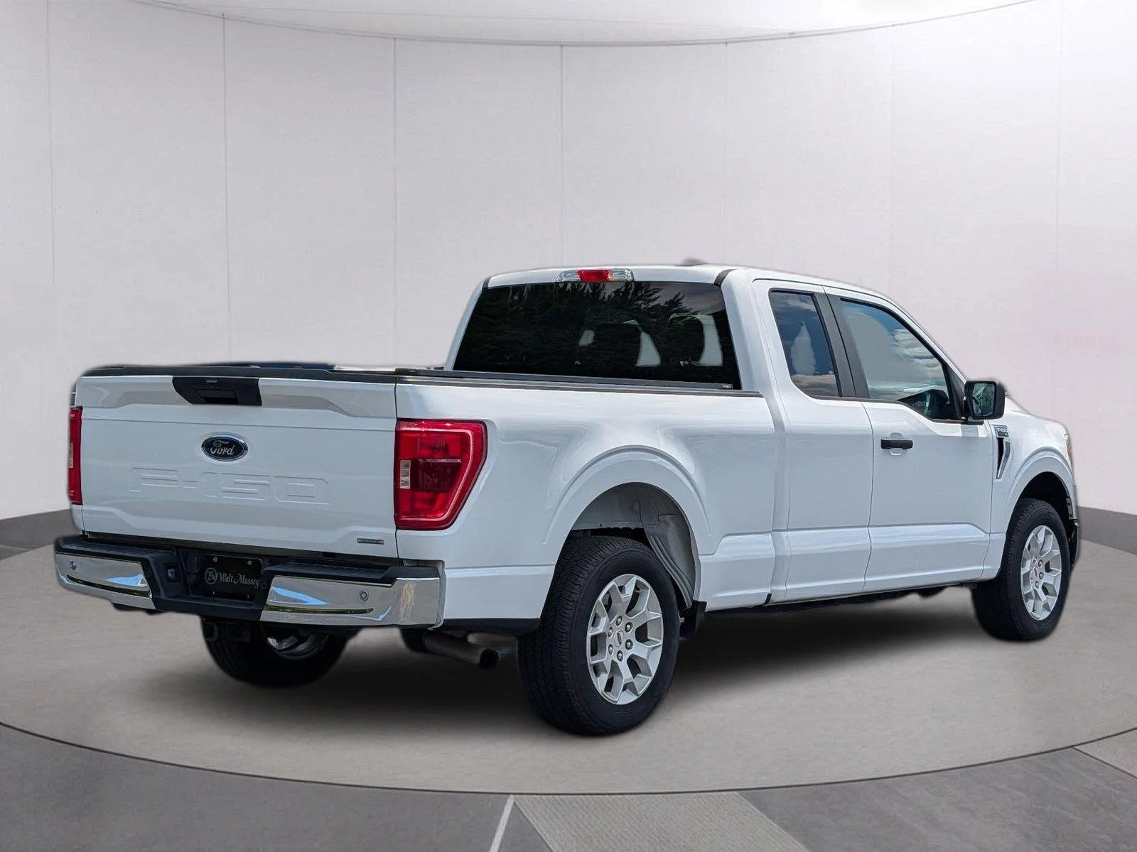 Used 2022 Oxford White Ford XLT image 6