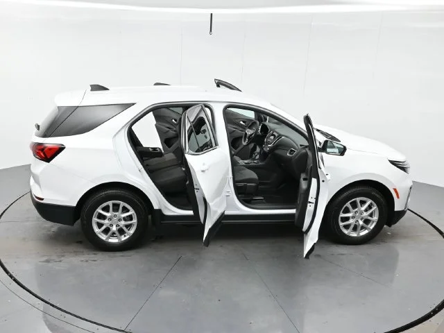 Used 2024 Summit White Chevrolet LT image 46