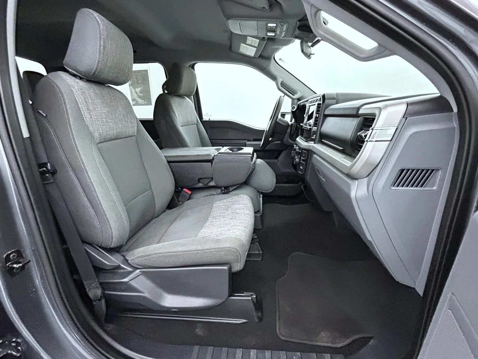 Used 2024 Gray Ford XLT image 15