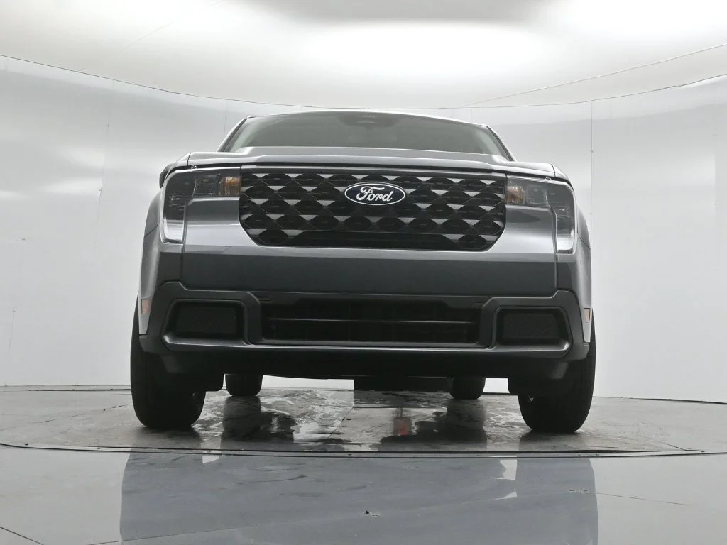 New 2026 Carbonized Gray Metallic Ford XLT image 41