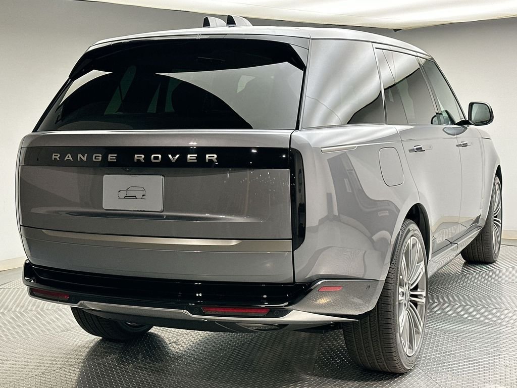 New 2026 Eiger Grey Land Rover SE image 11