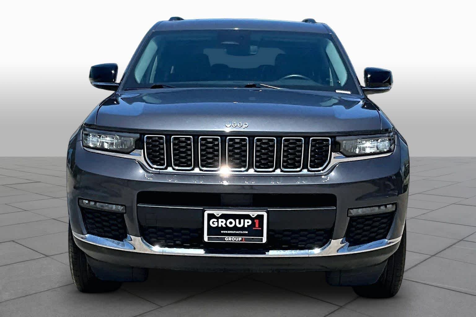 Used 2022 Baltic Gray Metallic Clearcoat Jeep Limited image 4
