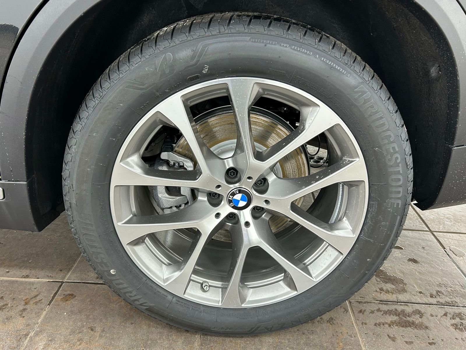 New 2026 Black Sapphire Metallic BMW xDrive40i image 60