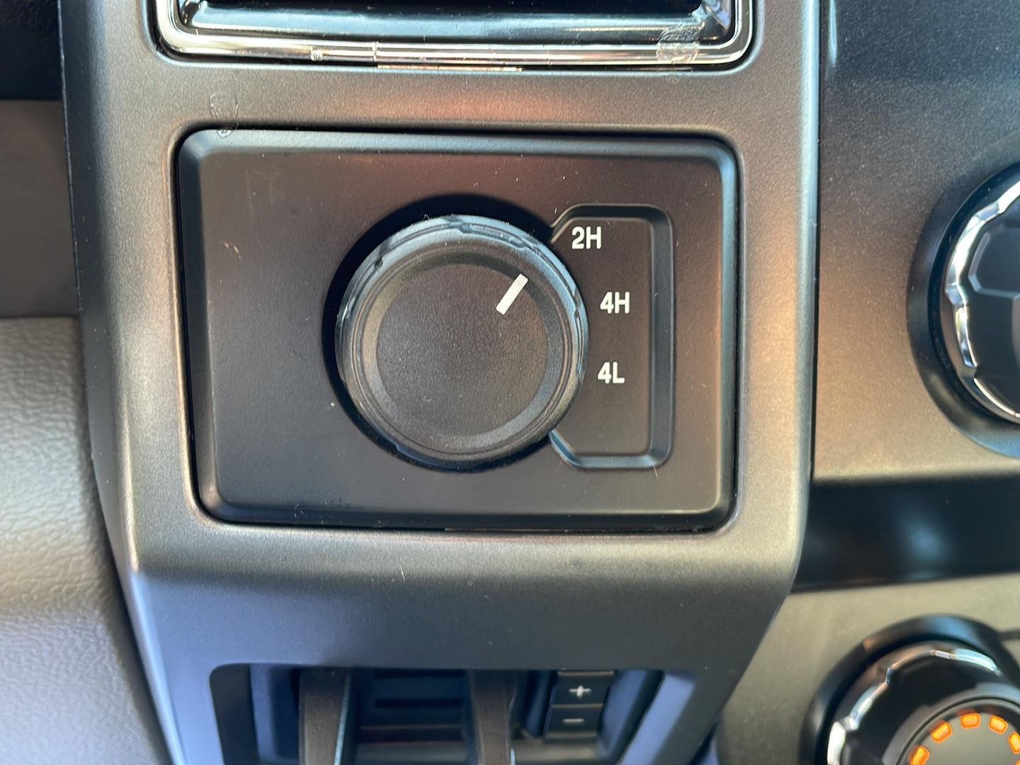 Used 2019 Agate Black Metallic Ford XLT image 17